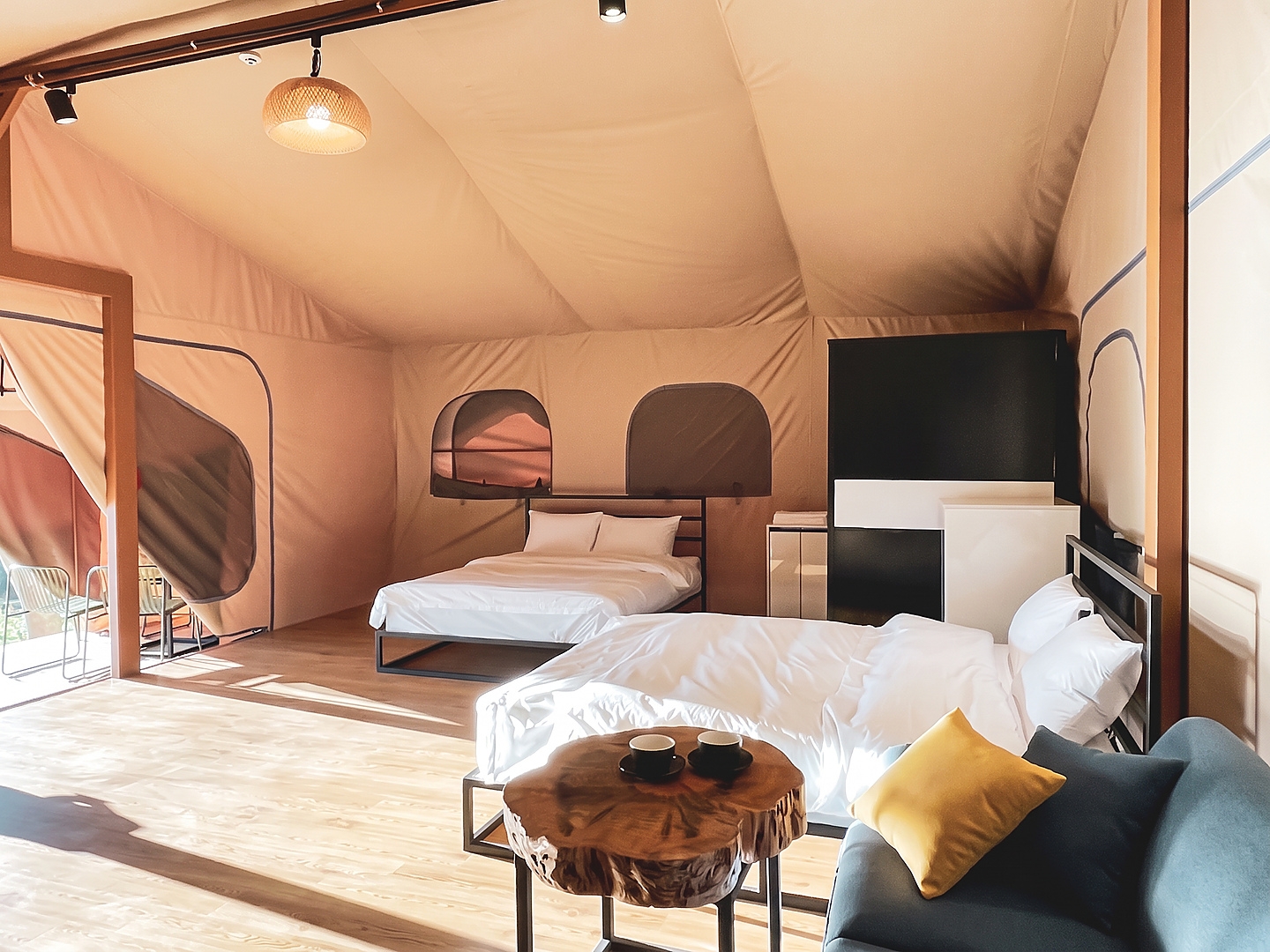 Luxury Glamping Detail